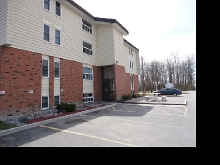 IMPERIAL COURT - 2 BDRM Suite - Available Now! Image# 1