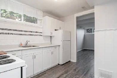 2 Bedroom with updated kitchen!  Easy access to the 401! Image# 4