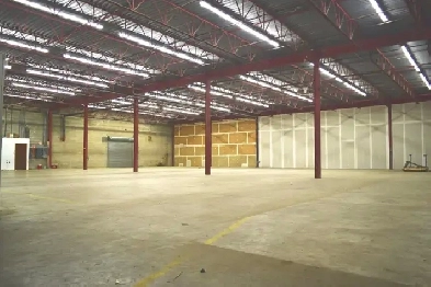 4,000 SqFt Industrial/Commercial Warehouse Available Immediately Image# 1