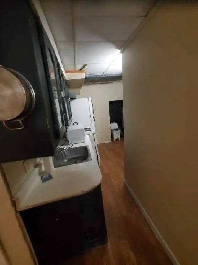 bachelor pad Image# 1