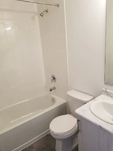 Barrie townhome for rent $2650, all utilities incl! Nov showings Image# 1