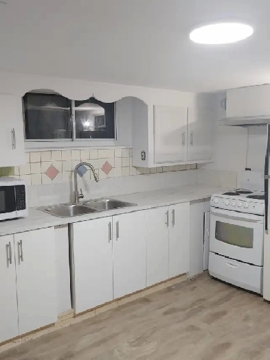 Spotless Furnished Bedrooms Ossington&Dupont(lower level duplex) Image# 7