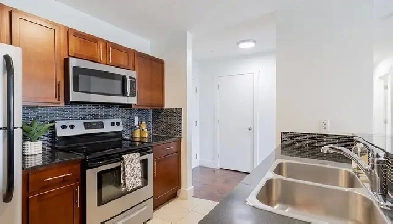 In suite laundry // 1 Bed   Den // Balcony// $1595// Dec 1 Image# 1