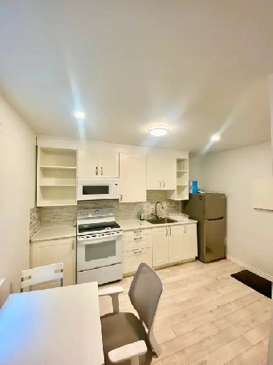 Oliver/Grant McEwan/114str/Cute Cozy MicroSuite/Nov 1 Image# 1