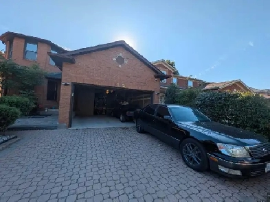 Driveway parking spot for rent in Mississauga Image# 1