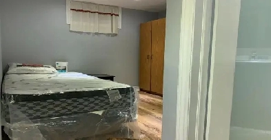 Room for rent - Private bathroom - FEMALE only - Mohawk College Image# 1