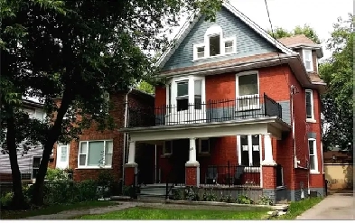 Beautiful 2 BDRM Apartment for Rent with Parking & Util - Beach Image# 1