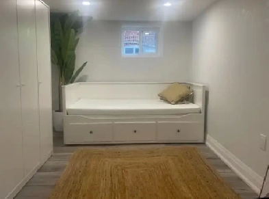 Female Only Room for Rent at Yonge and Sheppard Finch North York Image# 1