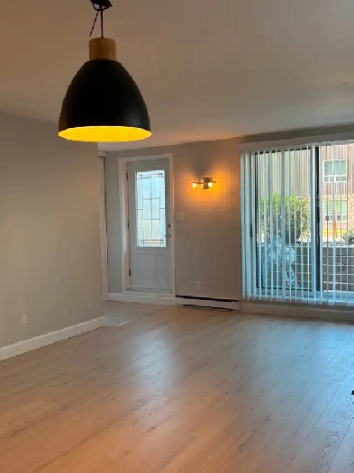 Lévis  Grand 4 1/2, Style Condo, Secteur Desjardins.  Disponible Image# 3