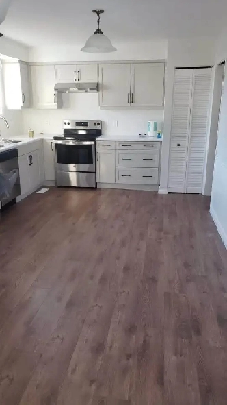 3 Bed, 1 Bath Unit – Close to UWO | $1,950   50% Utilities-Rent Image# 1