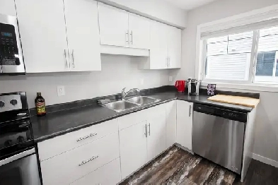 Lumen Townhomes - Three-Bedroom Suite House for Rent Image# 1