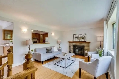 Beautiful 3 1 Bedroom Home for Rent in the Heart of Ancaster! Image# 1