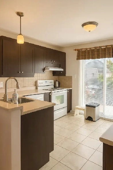 Appartement 4 ½ Disponible Maintenant – Sainte-Rose - Available Image# 1