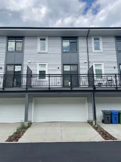 Townhouse in Belmont for Rent Image# 1