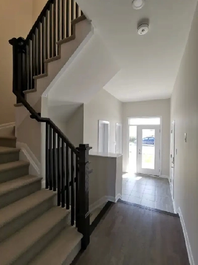 Kanata/Arcadia 4 bedroom 2.5 bath single home for rent. Must see Image# 1