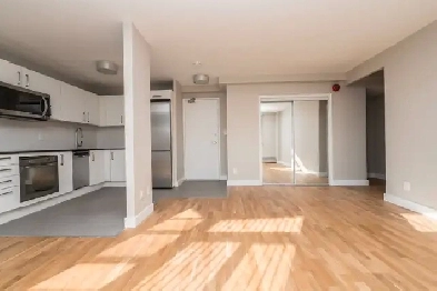 Renovated one bedroom, Queen and Jameson - ID 1574 Image# 1
