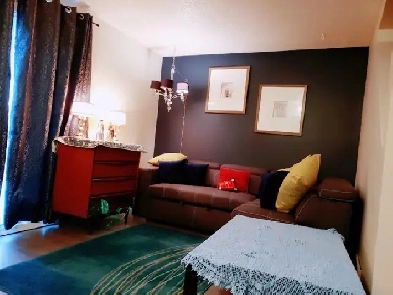 Bright Room for Rent – Ideal for Female Professional or Student Image# 1