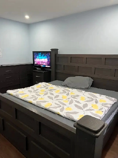 Gorgeous Furnished Room on 2nd Floor in Pickering House for Rent Image# 1