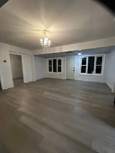 Detached Bungalow ($2000) - private beach -(647)-533-3357 Image# 1