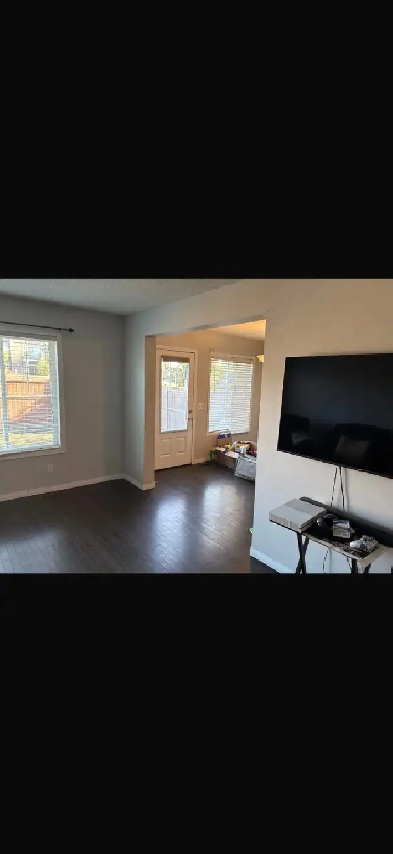 3 Bedroom detached house for rent in Airdrie Image# 1