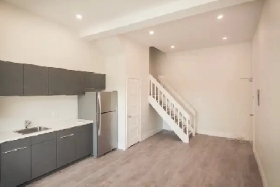 2 Bedroom Apartment - Newly Renovated Image# 1