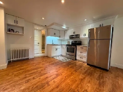 TRENT STUDENTS DON'T MISS OUT! Prime Location I 2 Bdrm Image# 7