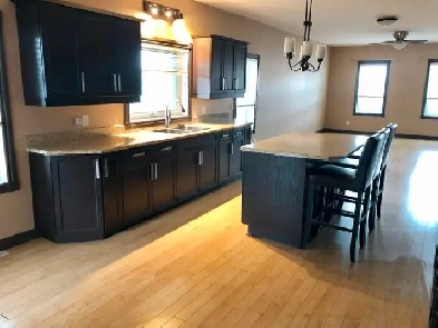 Estevan, SK -3 bdrm, 2 bath w OVERSIZED garage house Image# 6