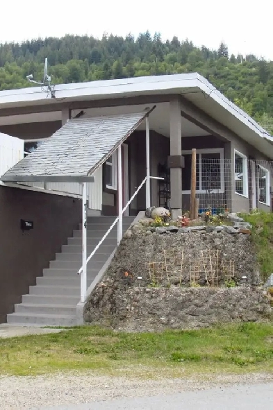 Modern Duplex Apartment For Rent (North Castlegar) Image# 3