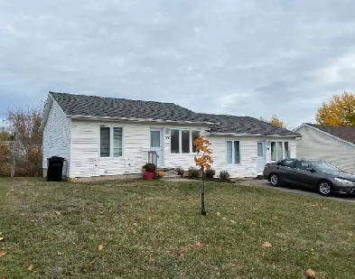 DUPLEX FOR RENT-À LOUER Image# 1