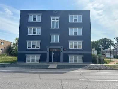 573 Sherbrook - Bachelor Suite - Available December 1st Image# 1