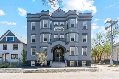 181 Balmoral - 3 BR available Dec 1st Image# 1