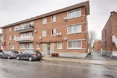 STATIONNEMENT INTERIEUR POUR L'HIVER, POUR 5 MOIS $600.00 Image# 1