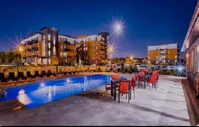 Condo 41/2  Stationnement intérieur Image# 1