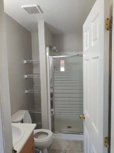 In Merritt 3 Bed 2 Bath Upstairs for $1850 plus utilities Image# 2