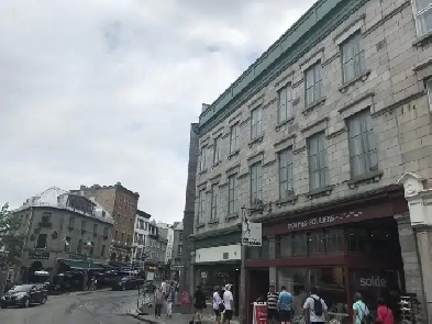 Magnifique grand 4 1/2, rue Saint-Jean, JANVIER Image# 1