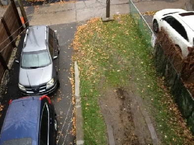 Parking Stationnement /Storage  entreposage Auto ,Exterieur H2R Image# 1