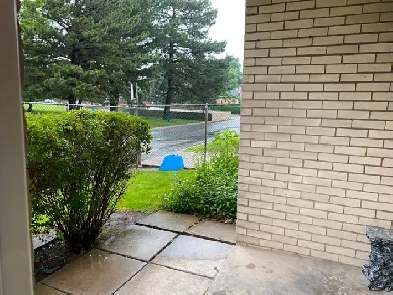 401/KIPL. CONDO 4RENT 3050 ALL-INCLUSIVE MAIN FLOOR CORNER SUITE Image# 1