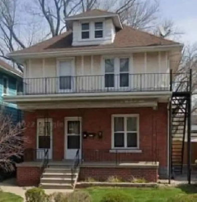 NEWLY RENOVATED 2 BEDROOM APARTMENT!   GREAT  LOCATION! Image# 1