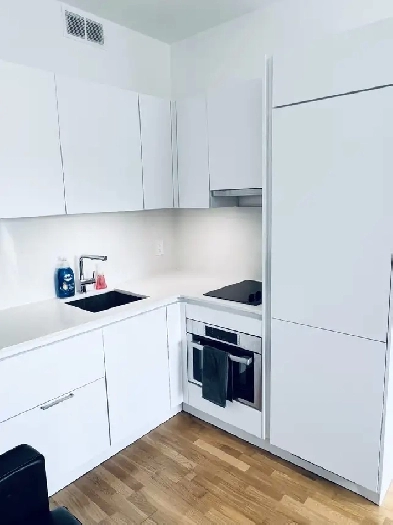 Bachelor Unit - 6 Months Only / Short Term / November 1st Image# 1