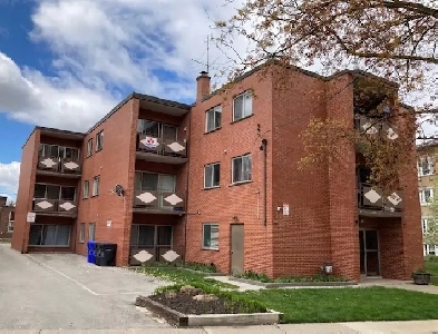 MUST SEE!  Large, bright 1BDRM all Inclusive, adult building Image# 1