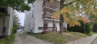 Appartement 6 1/2 Centre-Ville Image# 1