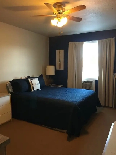 Studio kitchenette suite for rent in Hinton Image# 1