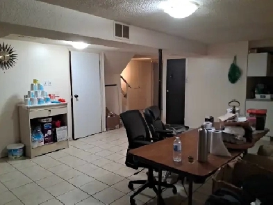 Kennedy and steeles : 2 bedrooms basement apartment Image# 1