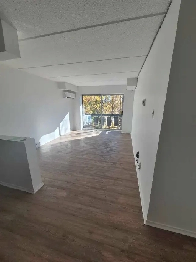 Grand 3 chambres parfait pour familles –  2 MOIS GRATUITS! Image# 5