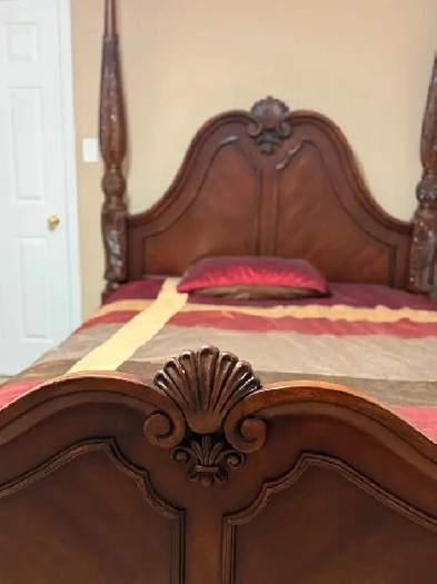 urgent all included furnished room for rent female only Image# 1