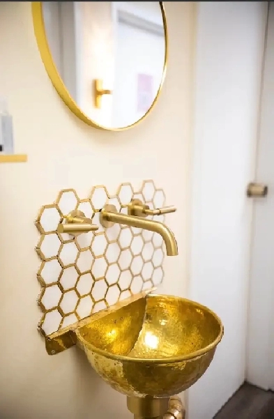 Luxury Beauty Suite Rentals in St. Catharines Image# 5