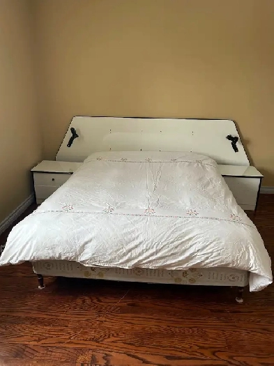 Room available on second floor in spacious home at Yonge & Finch Image# 1