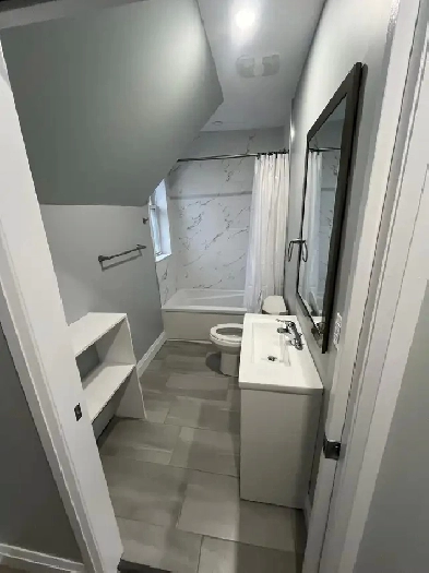 Duplex for rent. 1 upper and 1 lower unit available Image# 1