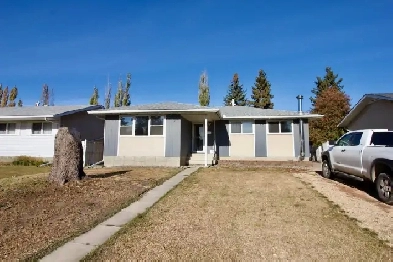 Glen Allan Bungalow For Rent Sherwood Park Image# 1