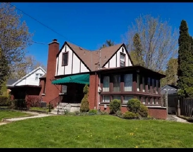 4 mth lease - 5min walk from McMaster Image# 1